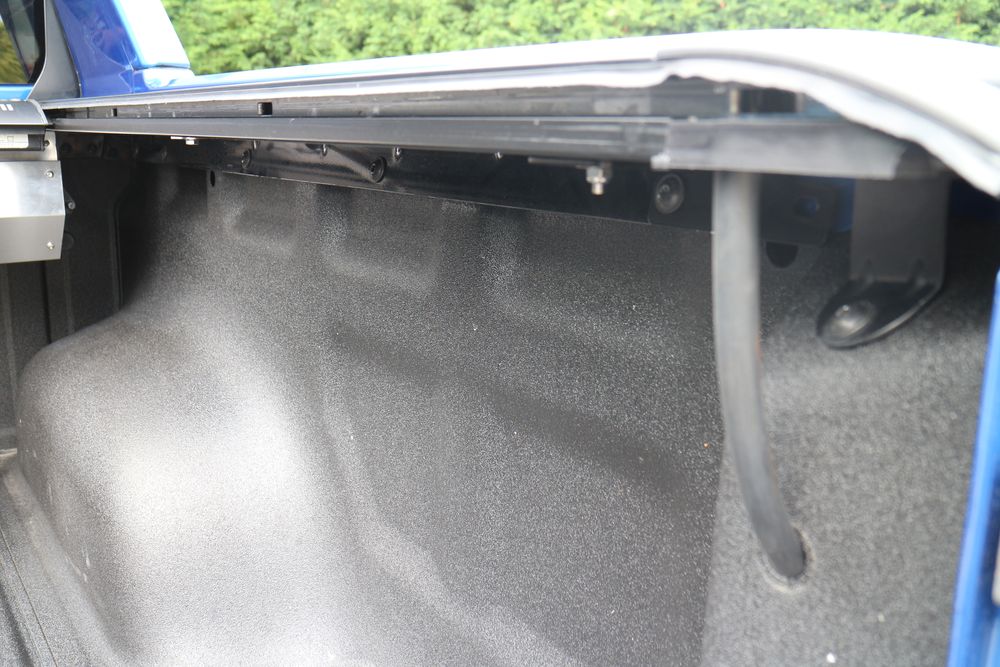 Roleta zwijana aluminiowa paki Mitsubishi L200