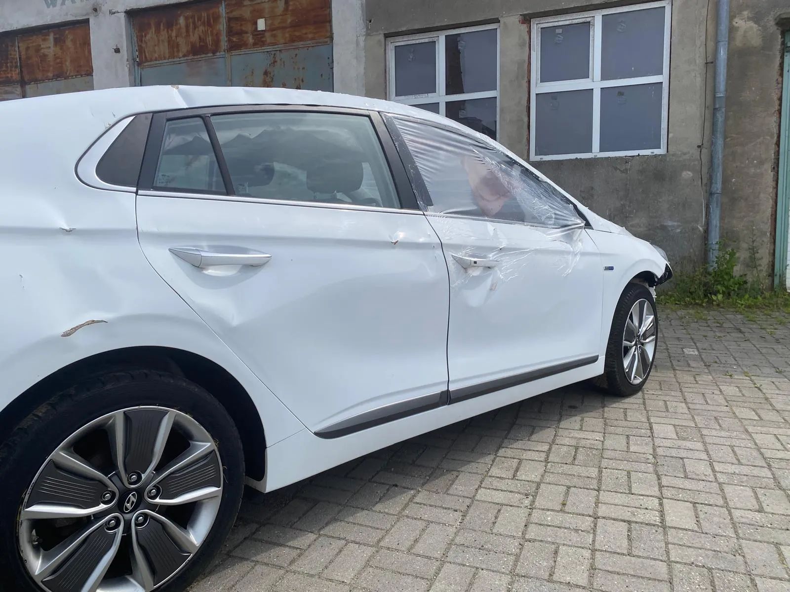 Hyundai IONIQ