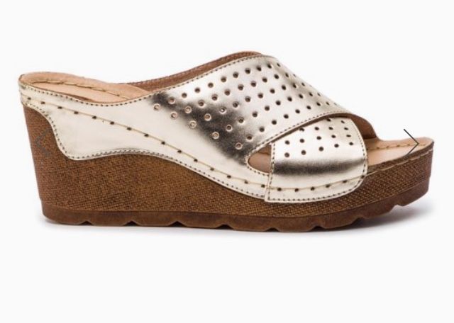 Продам нові шкіряні шльопанці Lasocki польська якість оригінал