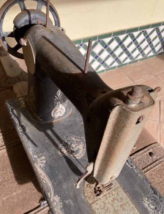 Cabeça de Máquina de costura Triumph, antiga