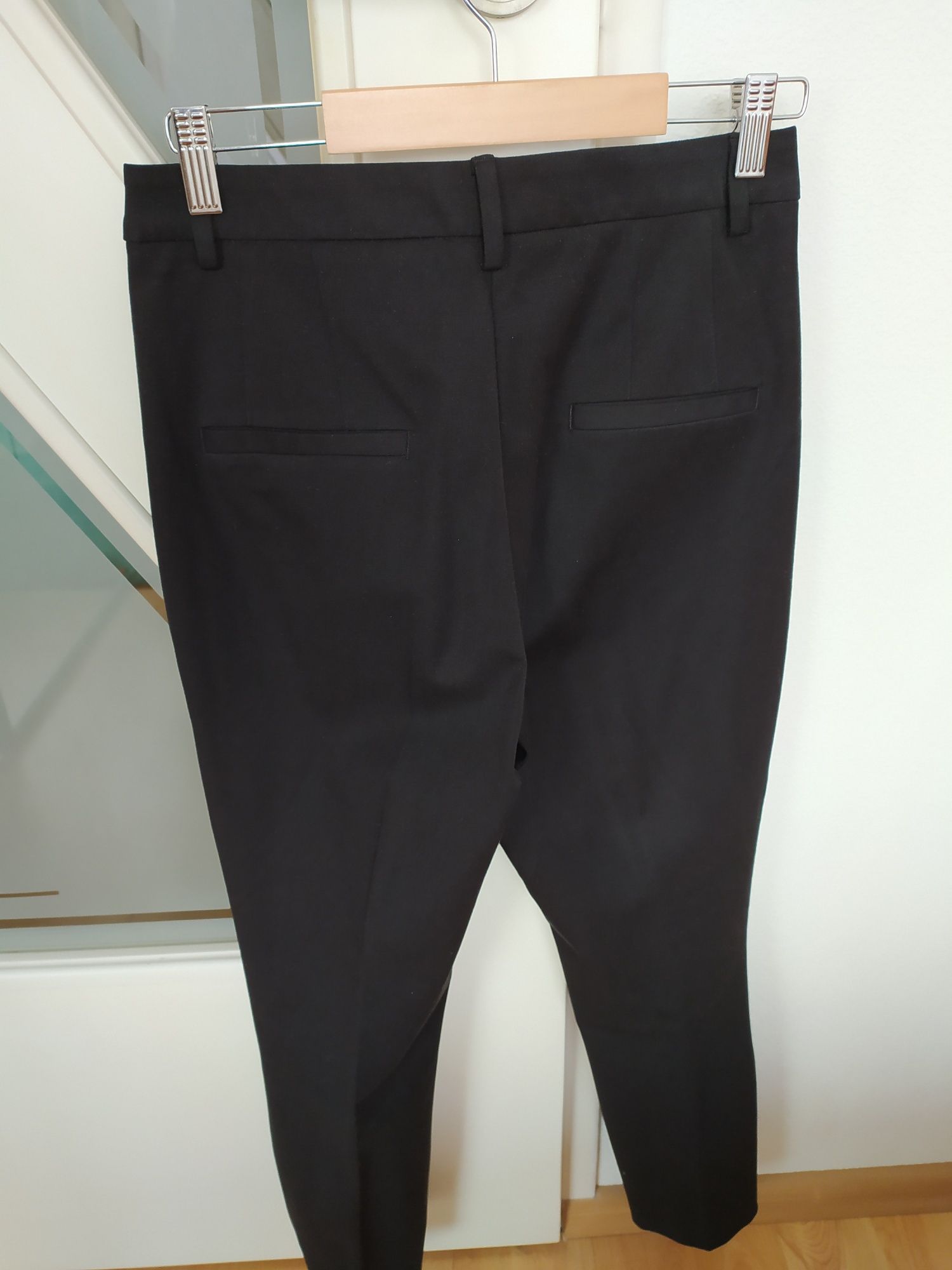 Esprit czarne spodnie chinosy cygaretki rozm.34 bawełna z wiskozą