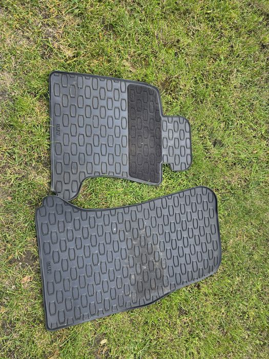 Dywaniki materiałowo- gumowe e60 przód