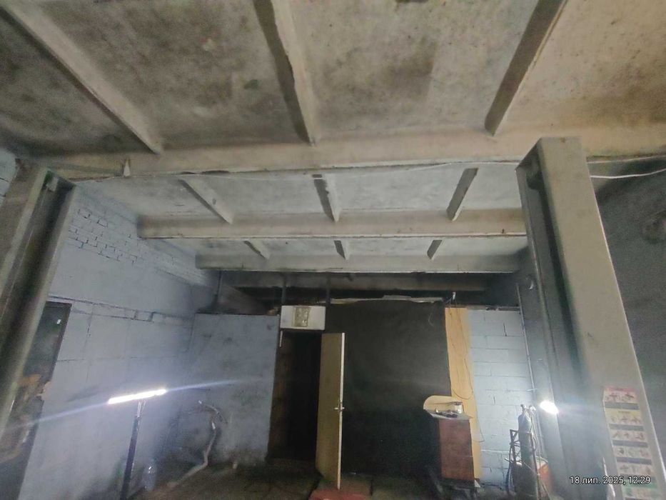 Гараж СТО Техстанція Великих ДВА сусідні Троєщина 11.60х11.40м 132квм