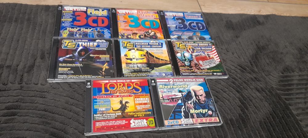 Zestaw gier pc z czasopism rok 2001/2002