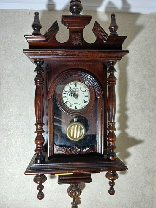 Настінний годинник