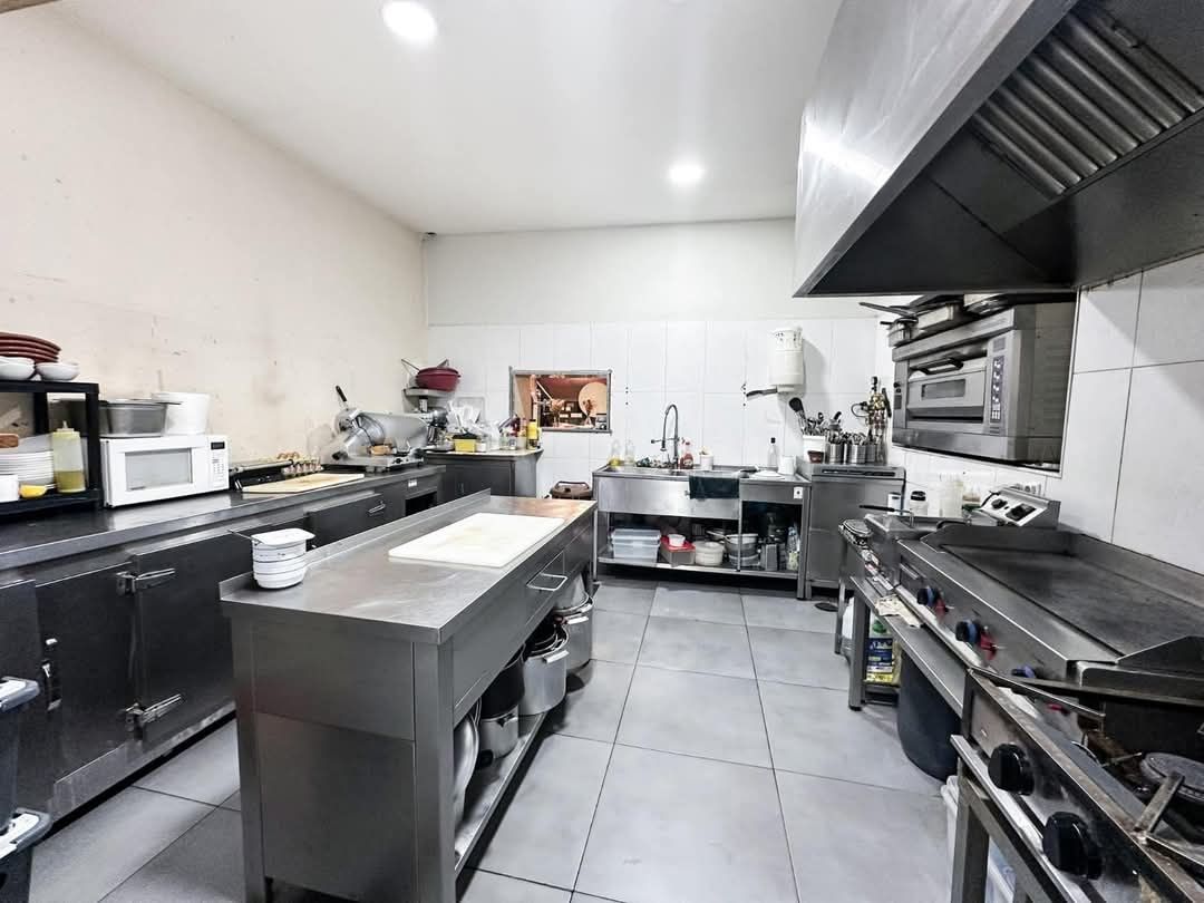 Vende se recheio de restaurante