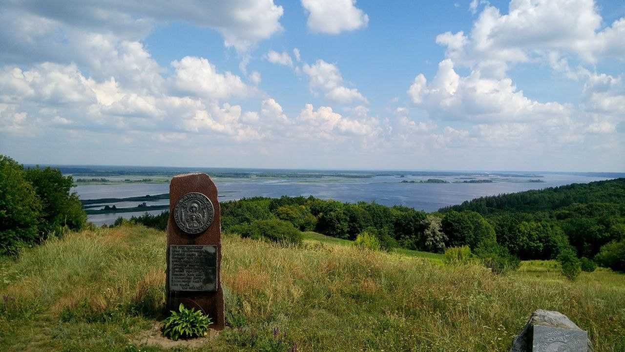 Витачів - земельна ділянка поруч з капличкою під будівництво