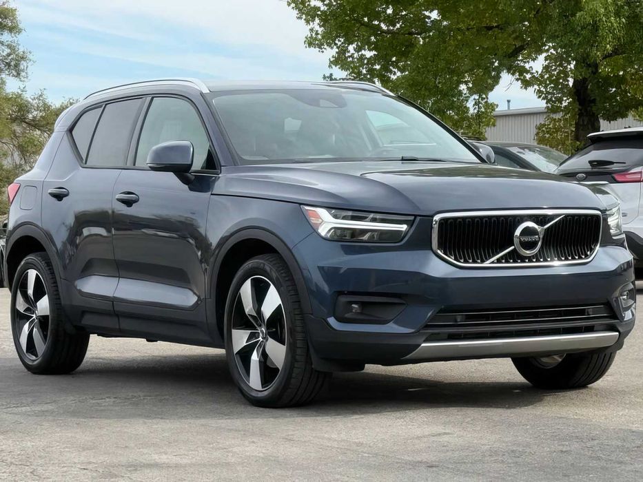 Volvo XC40      2021
