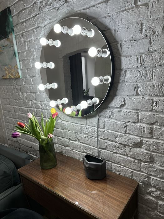 Оренда (комунальні включено) робоче місце для бровиста візажиста