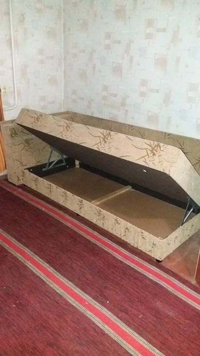 Диван Кровать с Нишей для белья Вешалка металлическая СССР Холодильник