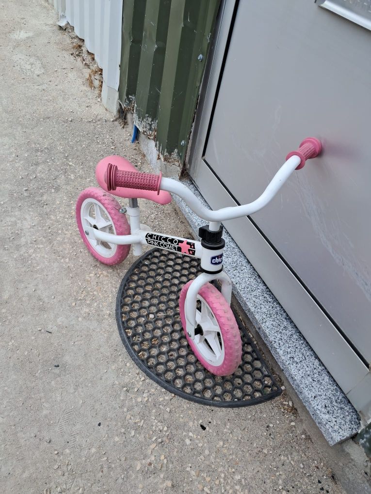 Bicicleta Chicco Pink Comet
25€

Descrição:

Bicicleta com po