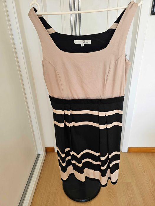 Vestido bege e preto da marca G'Art