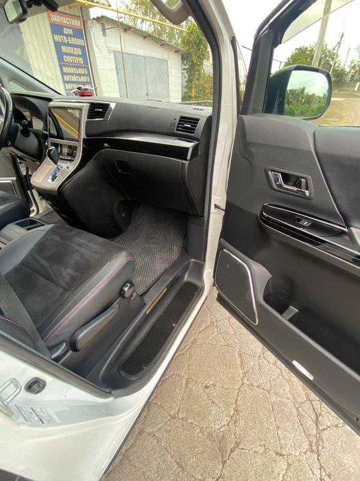 Продам Toyta Vellfire пассажир 2013 автомат 7 мест 2.4 Япония