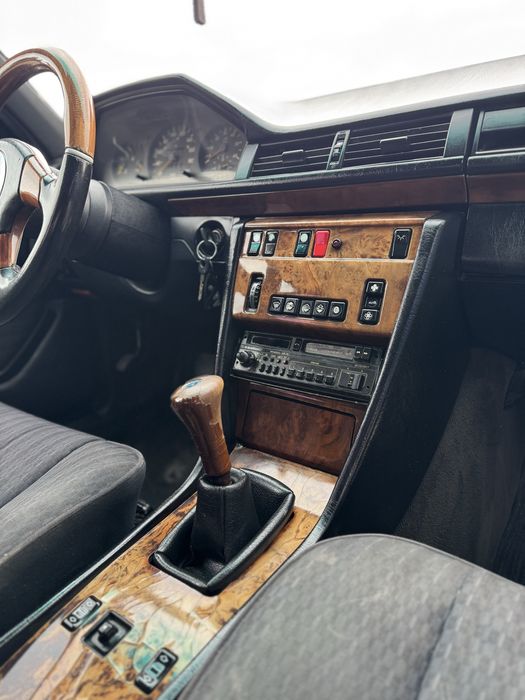 Mercedes W 124 2.5 D E-class