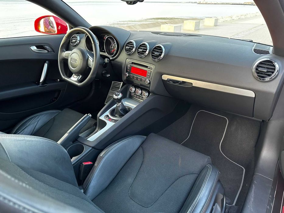 AUDI TT 1.8TFSI S-Line