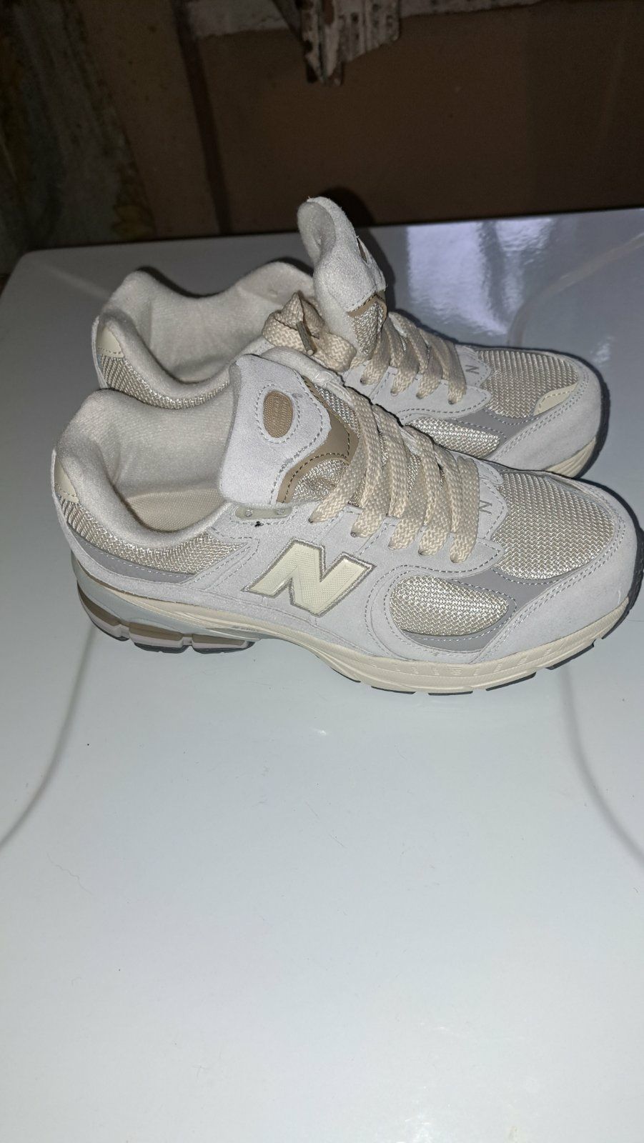 Продам кроссовки новые версии New Balance 2002R