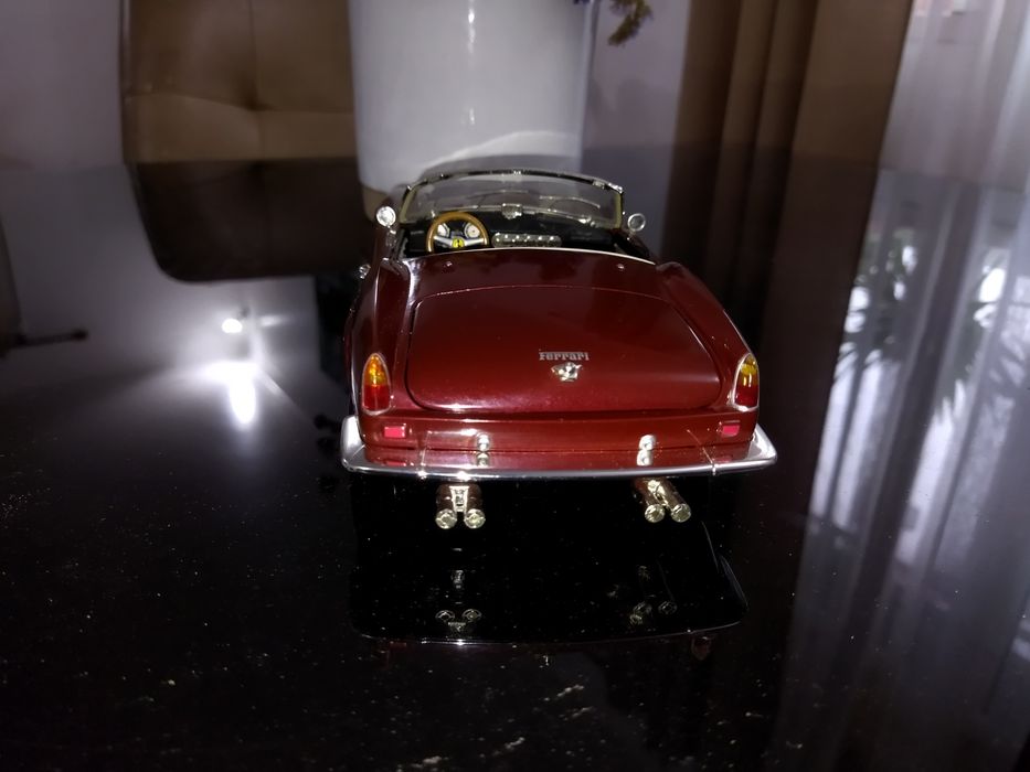 Ferrari 250 GT Califórnia Spider Hot wheels