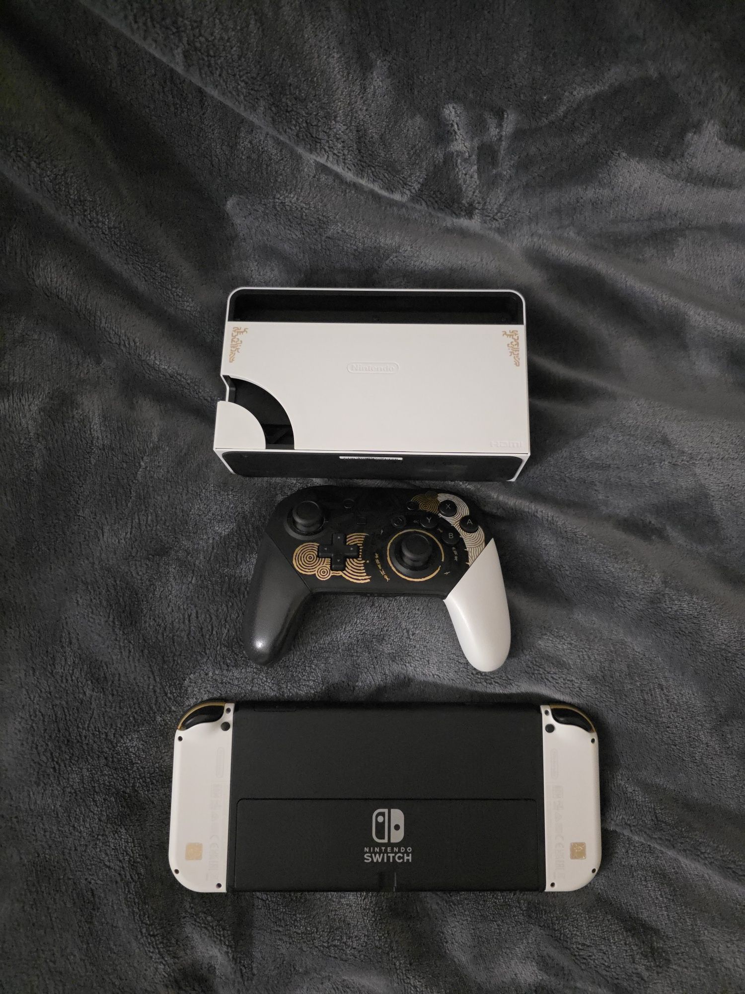 Nintendo Switch OLED Special Edition TotK + Pro Controller TotK