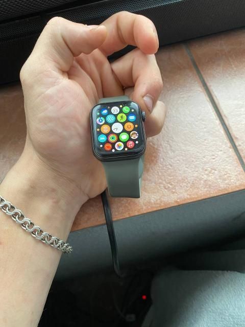 Продам Apple Watch se 2 екран 40 mm
