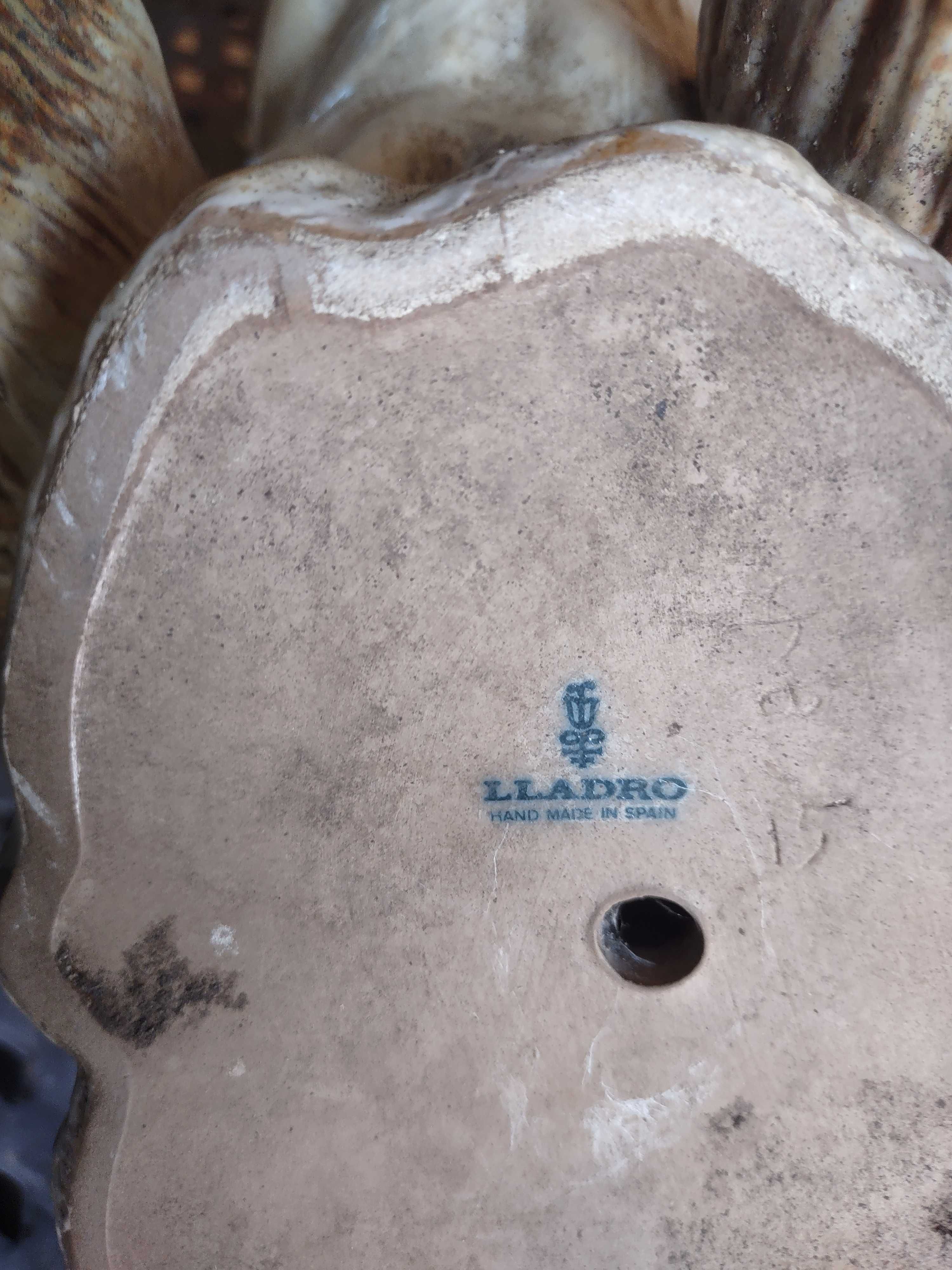 Porcelanowy pies LLADRO