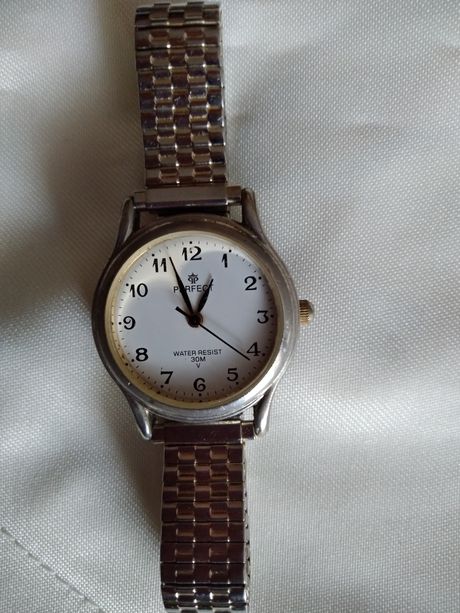 Na ciekawy upominek Damski zegarek z bransoletką