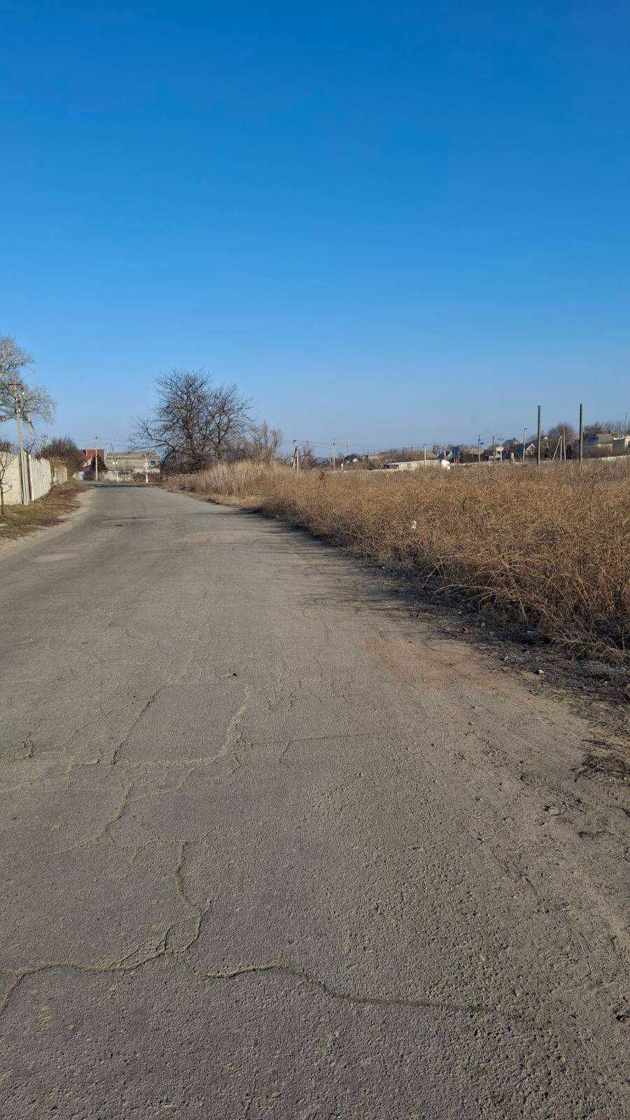 Продам участок в самому центрі с-ща Обухівка