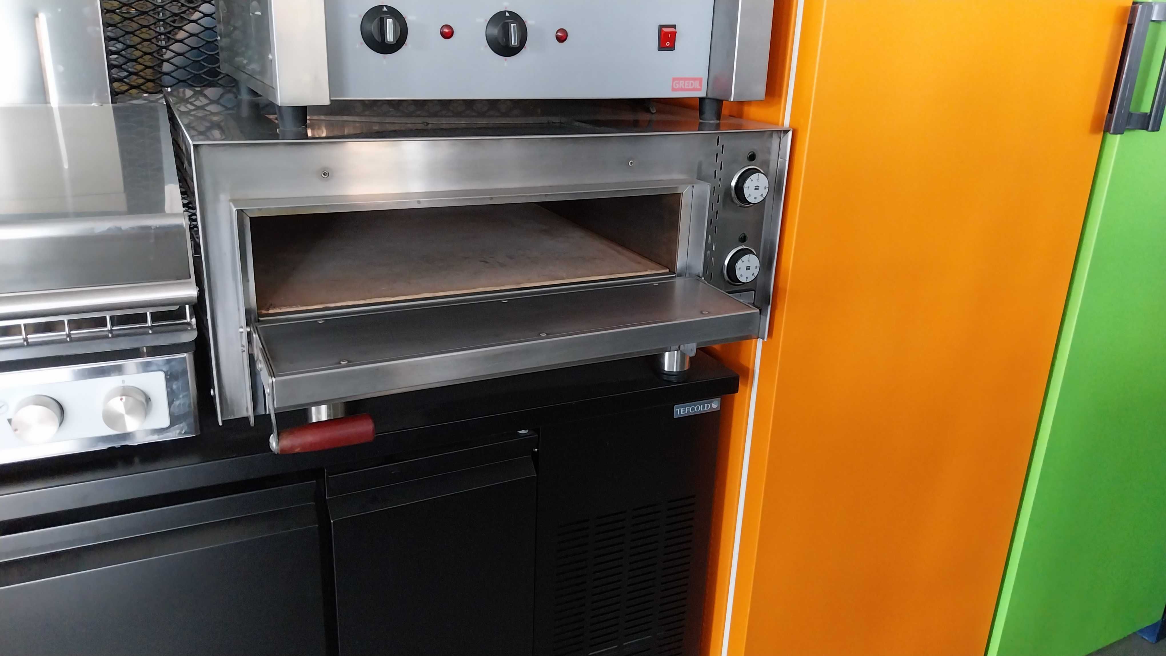 Piec do pizzy 1-komorowy – REDFOX FP-84R (4×250 mm), piec szamotowy