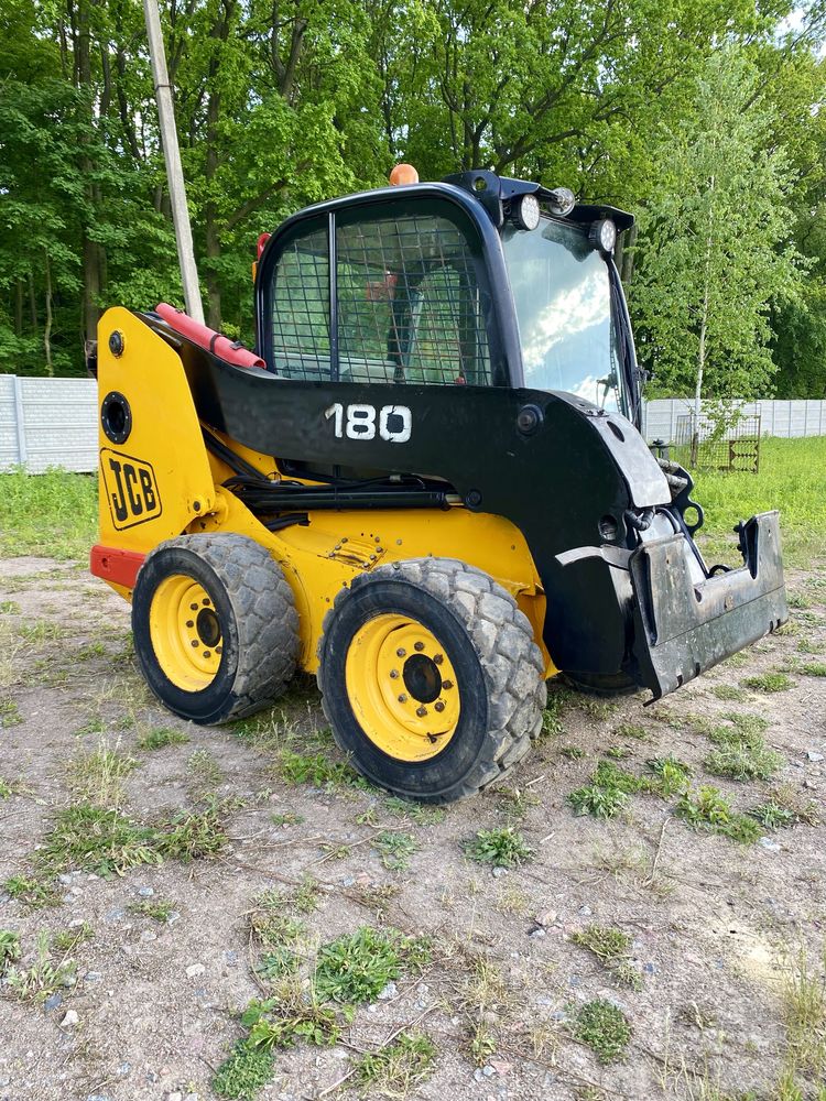 JCB -180 Универсальный Погрущик-Экскаватор