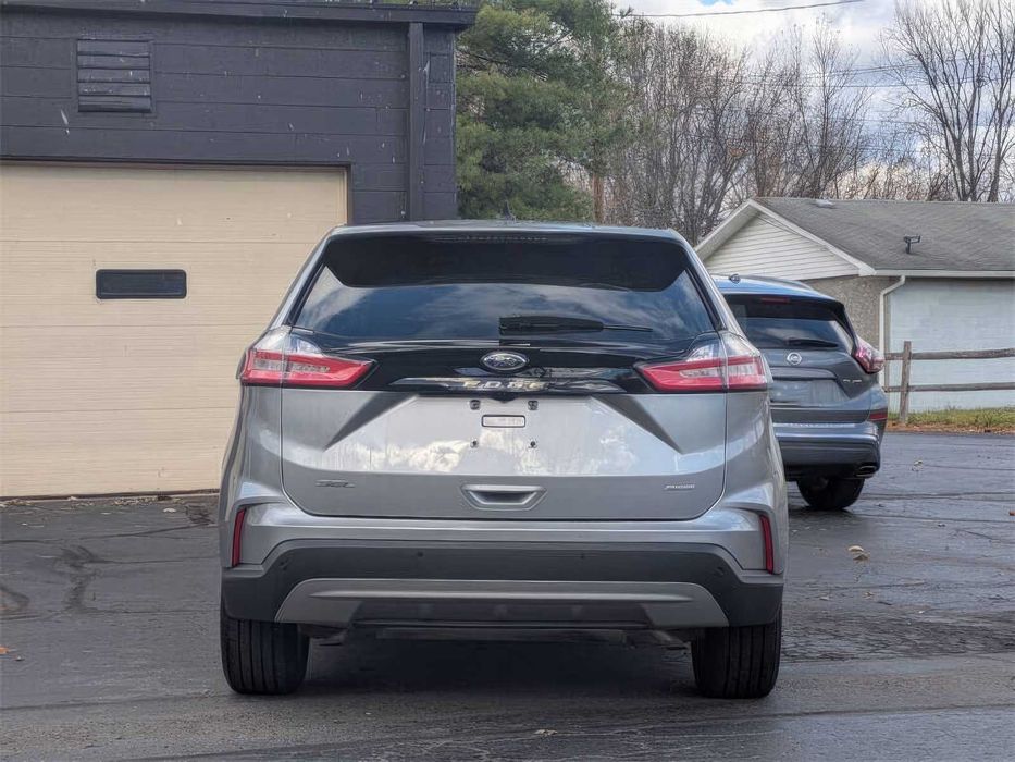 Ford Edge SEL      2021