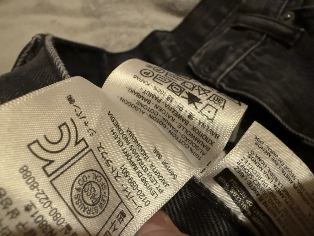 Czarne spodnie jeansowe Levi’s klasyczny dżins