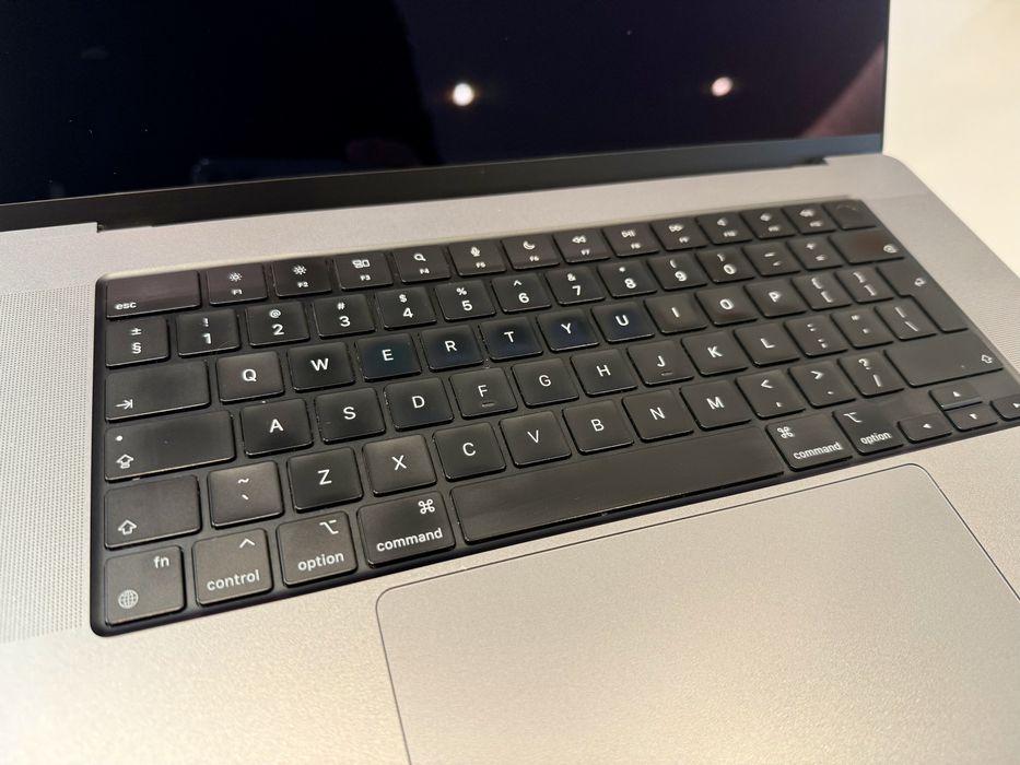 Mac Book Pro M1 32GB RAM 1TB SSD Użytwany - Stan bardzo dobry FV VAT