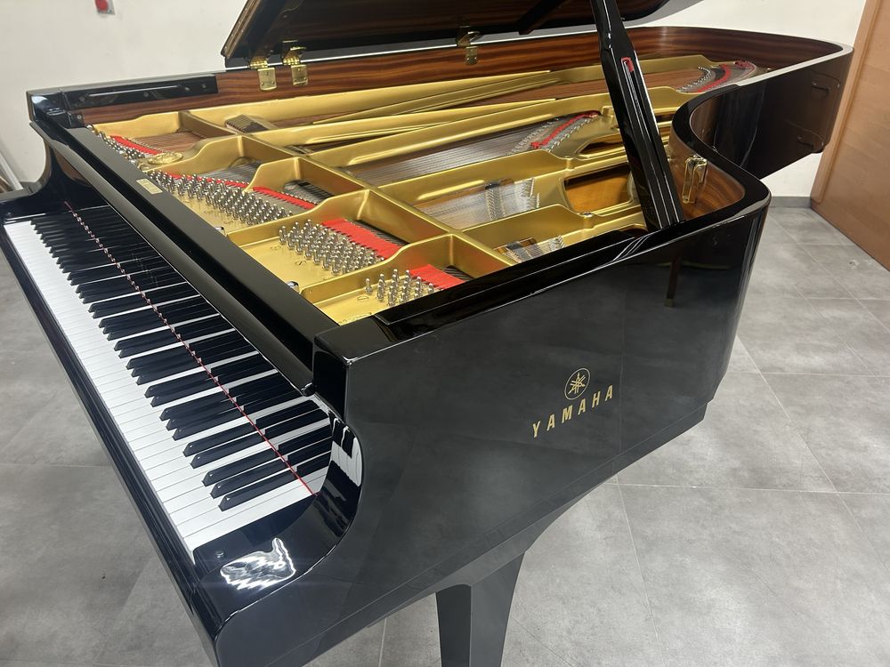 Fortepian koncertowy YAMAHA CFIII jak Steinway