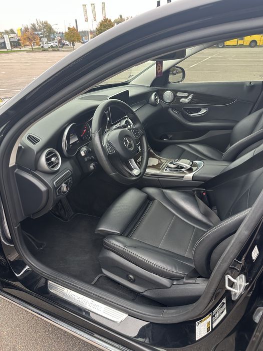 Мерседес C 300