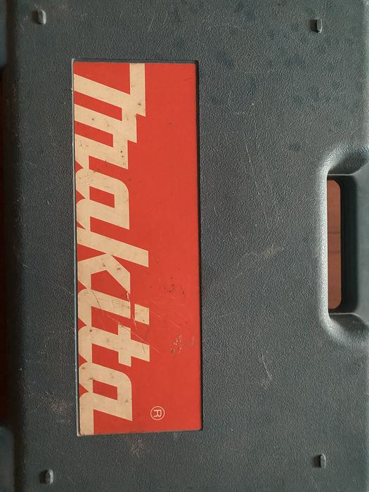 Шуруповерт makita