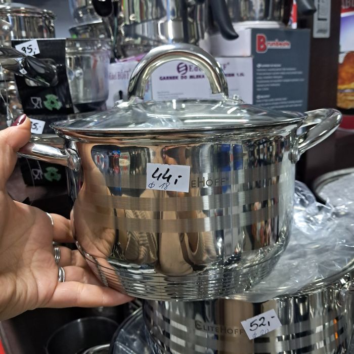 Garnek z pokrywką 2,5l pojemności 18cm średnicy