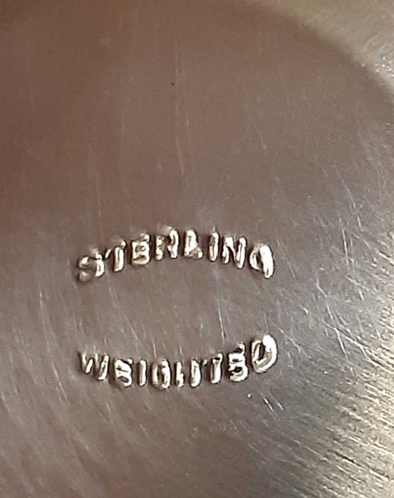 Świecznik srebro 925 /1000 wysokość 12,5 cm , średnica podstawy 9,5 cm