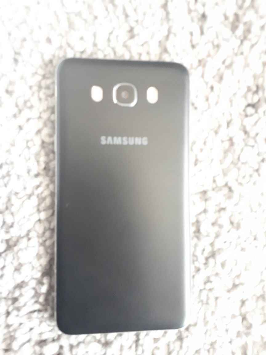 Смартфон Samsung J7  2/16 Gb