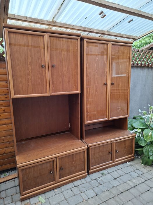 Деревянная стенка в гостинную