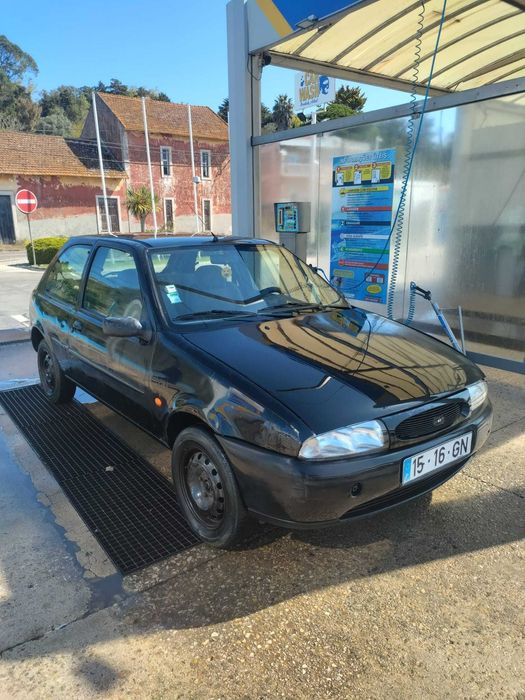 Vendo Ford Fiesta 1.3 – Económico e Fiável