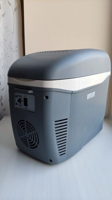 Міні холодильник від 12V автохолодильник термоелектричний Mystery