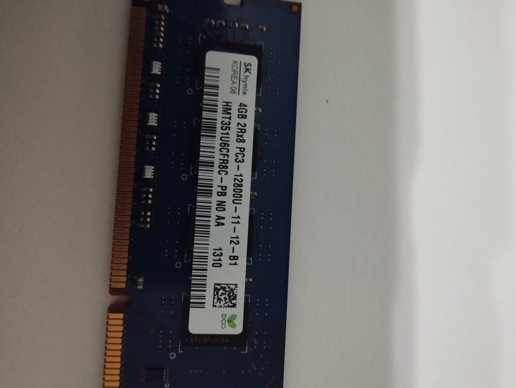 Vendo 2 memorias rams de 4 gb cada uma total 8 gb com frequência de 16