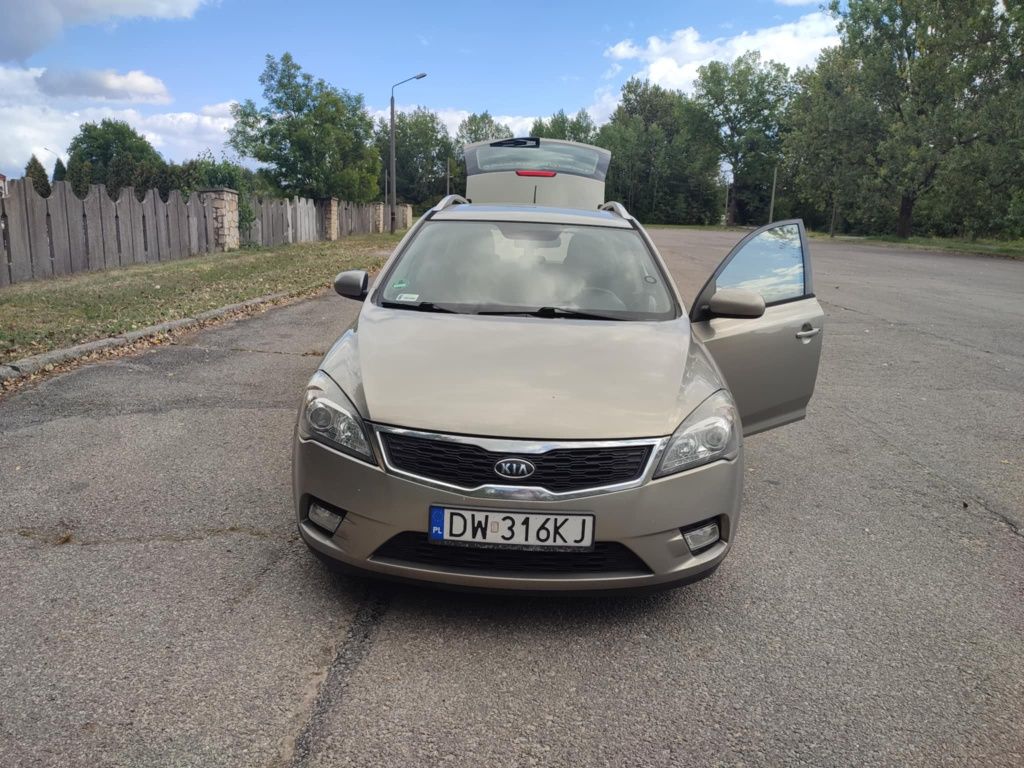 Kie Ceed 1.6 CRDI 2009 rok