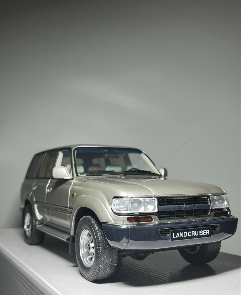 Toyota Land Cruiser | 1:18