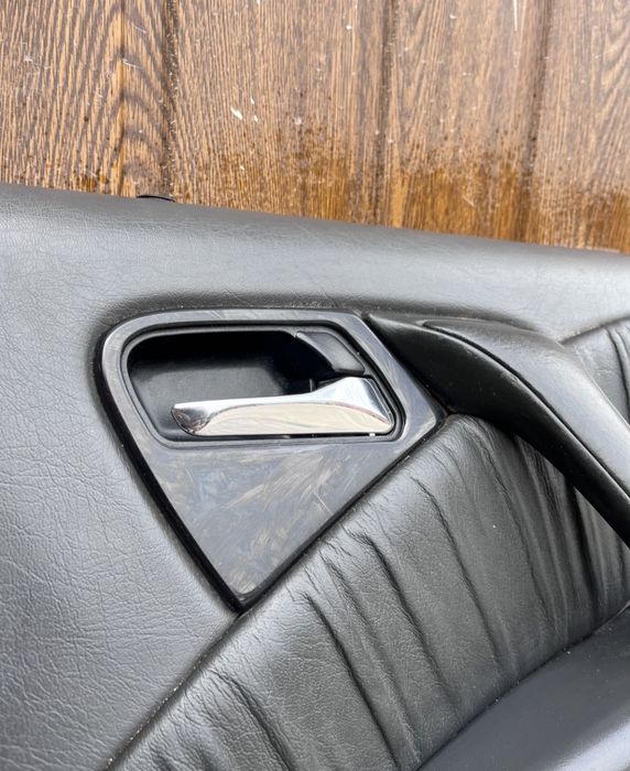 ГАРНИЙ СТАН! Карти дверей Mercedes W163 ML270. Обшивка дверей Б/у