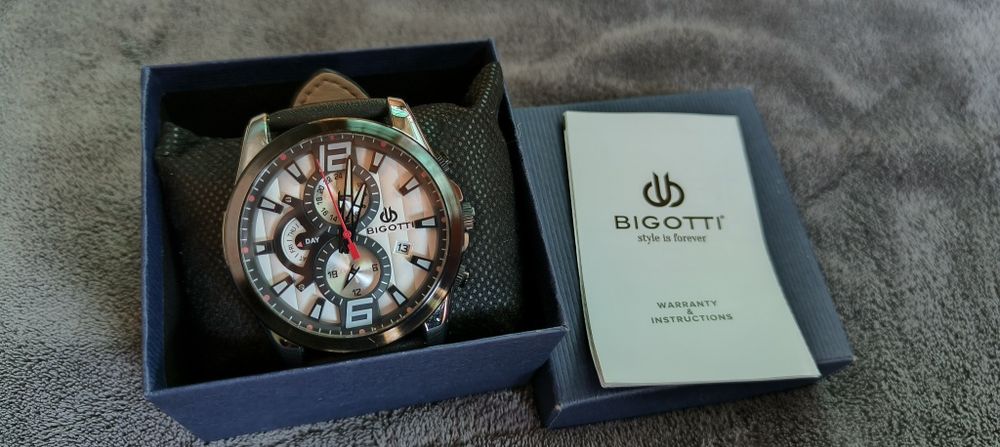 Часы мужские  Bigotti в отличном состоянии
