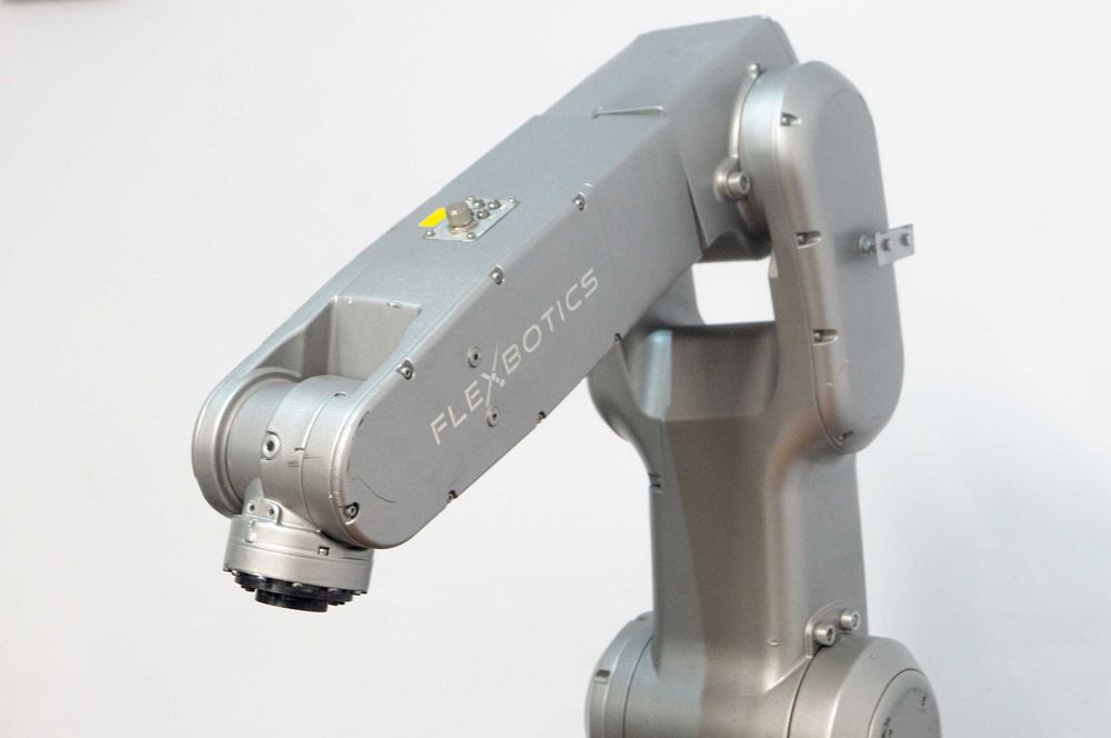 Robot przemysłowy Rokae w bardzo dobrym stanie technicznym