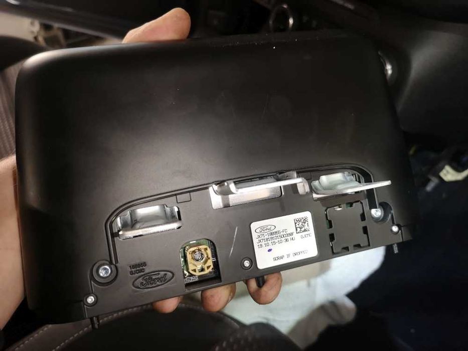 Kamera cofania z montażem Ford Focus 4 IV obraz na fabrycznym tablecie