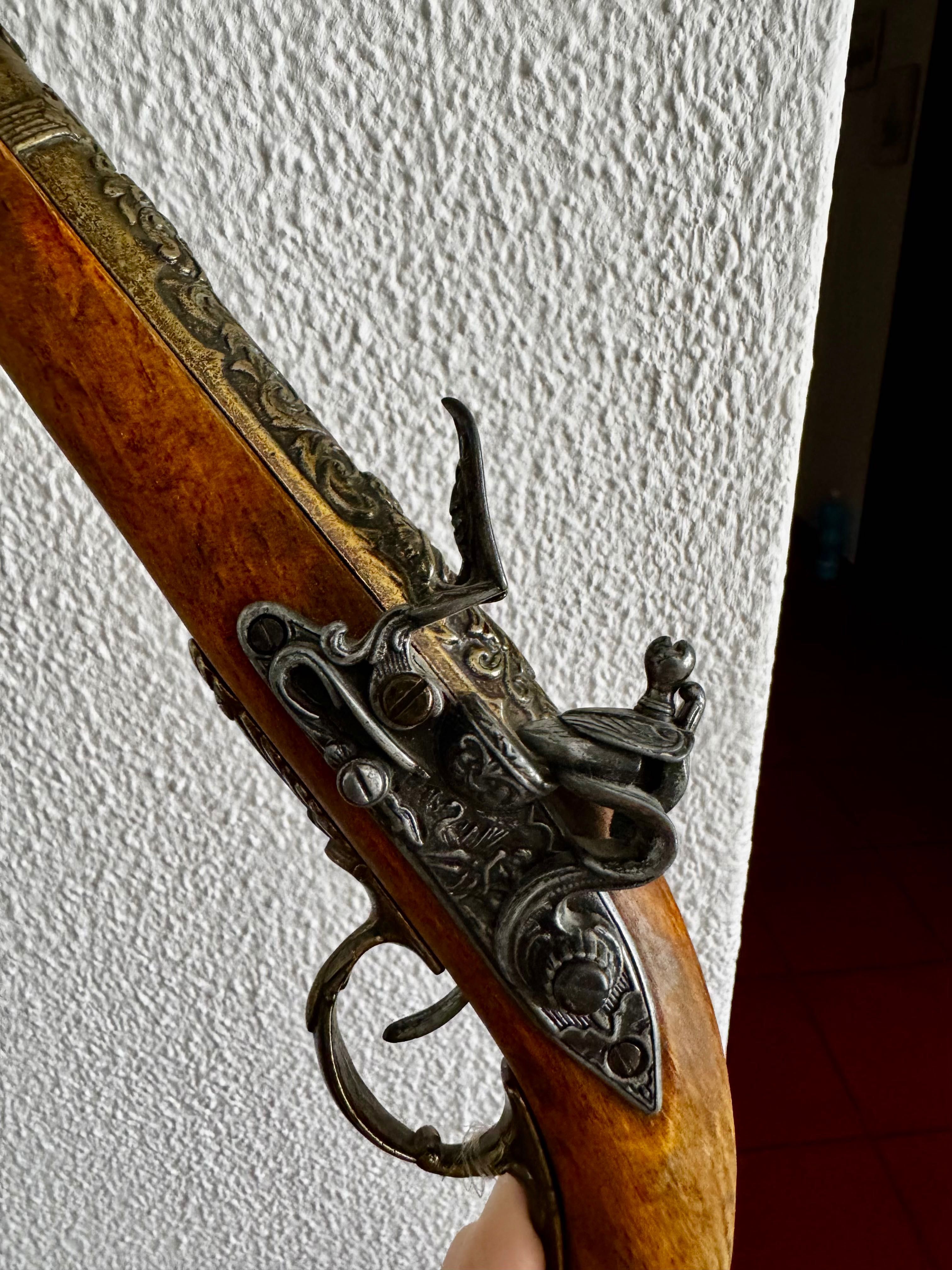 Réplica de Pistola antiga decorativa