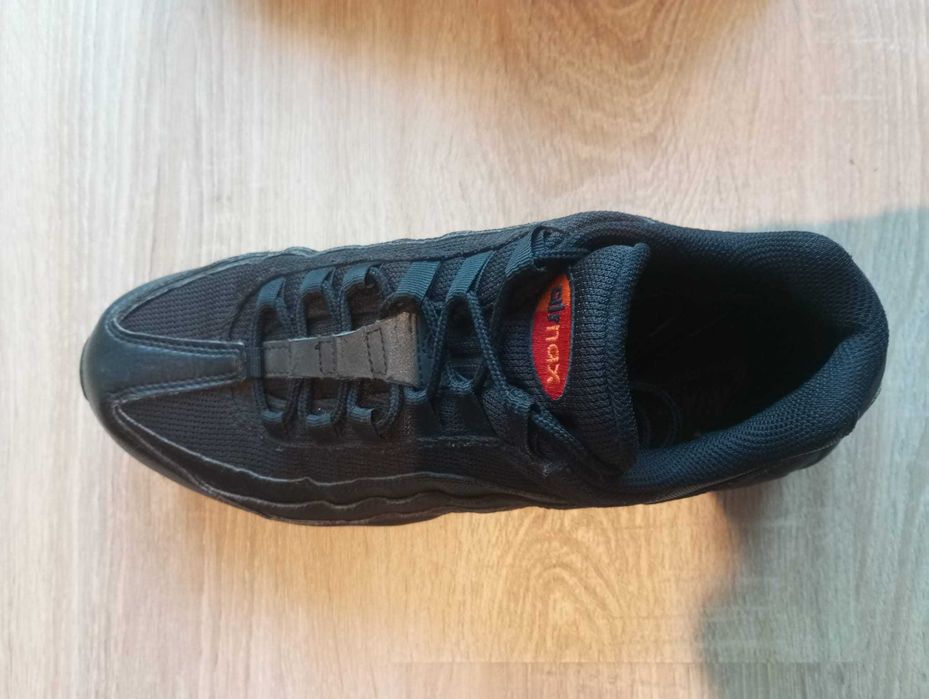 Nike Air Max 95 EUR 44 Pretas/vermelhas