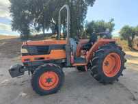 Trator Kubota 42 cv